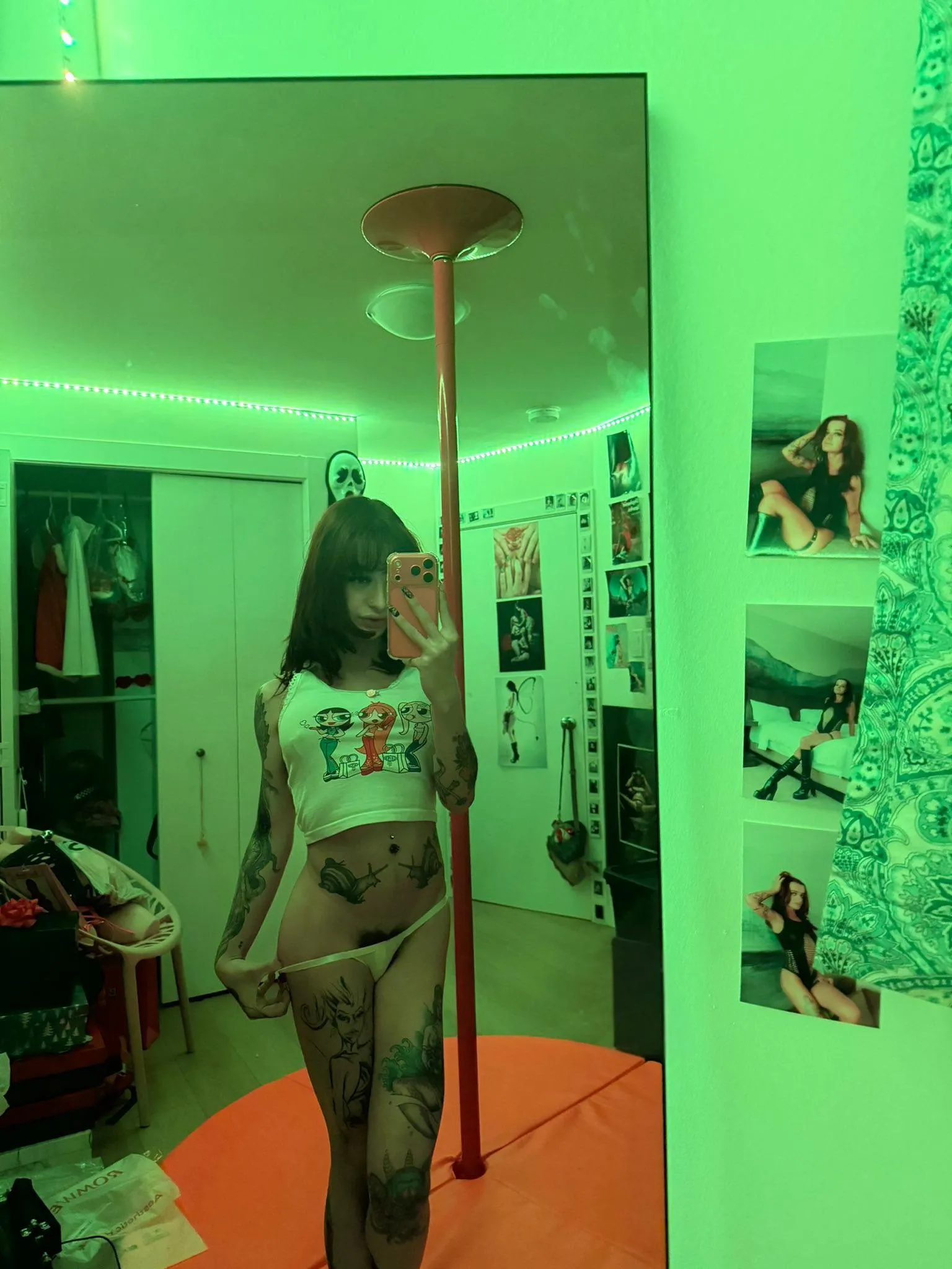 rate me: 4’10 and 90lb tatted alt girl 😝💖