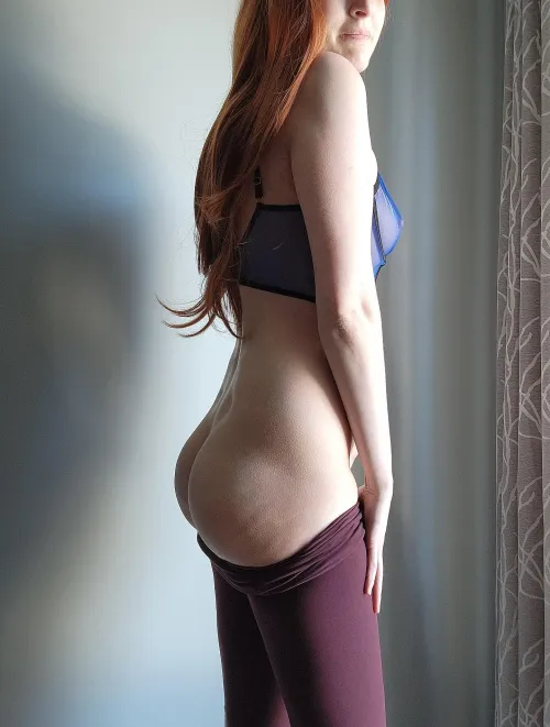 Side dimples and goosebumps