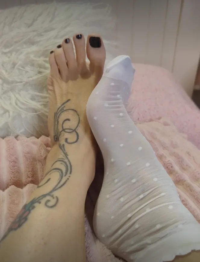 Sweaty socks off, sticky toes in: open wide and slurp.