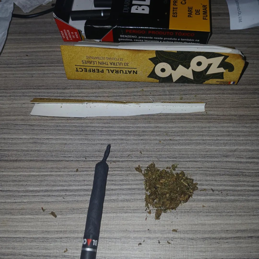 Só eu tiro o tabaco do cigarro e encho de capulho?