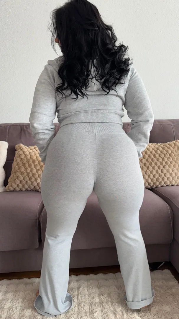 Warning: this backside causes traffic jams and daydreams