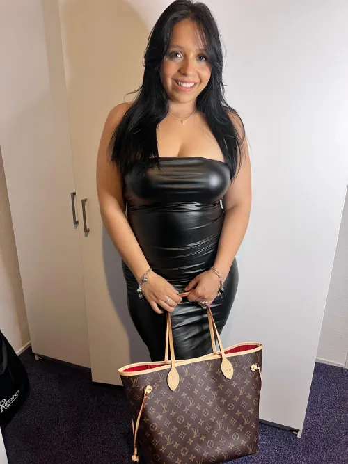 Wife with only 24ys old, I know it was a bad decision...but still too tight, I need more