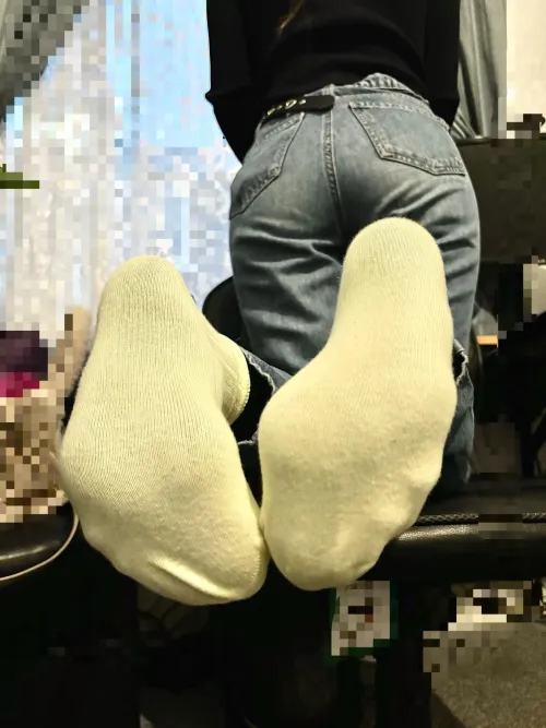 Worship my cute feet in those pretty stinky yellow socks 🥵 [f]
