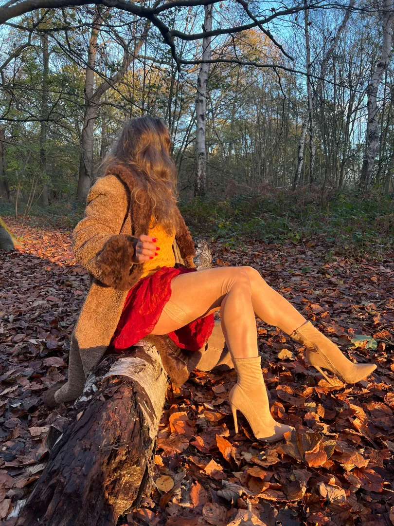 wrong kind of boots for the forest, but they are sexy, so.....