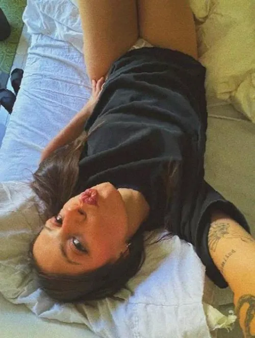 19F4M - Looking for fwb vibes but only if you’re local - reply on lg: erisapancake