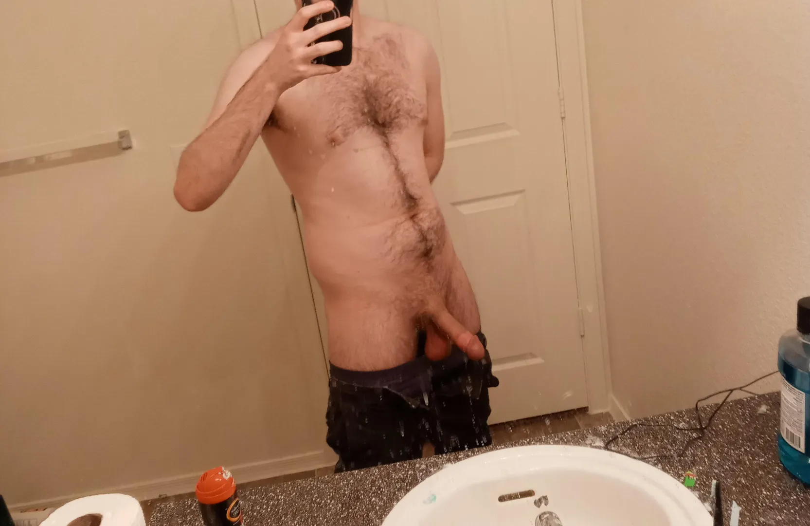 25 M4F just got off shift looking for some fun