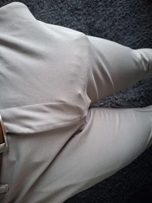 [28] straight office bulge