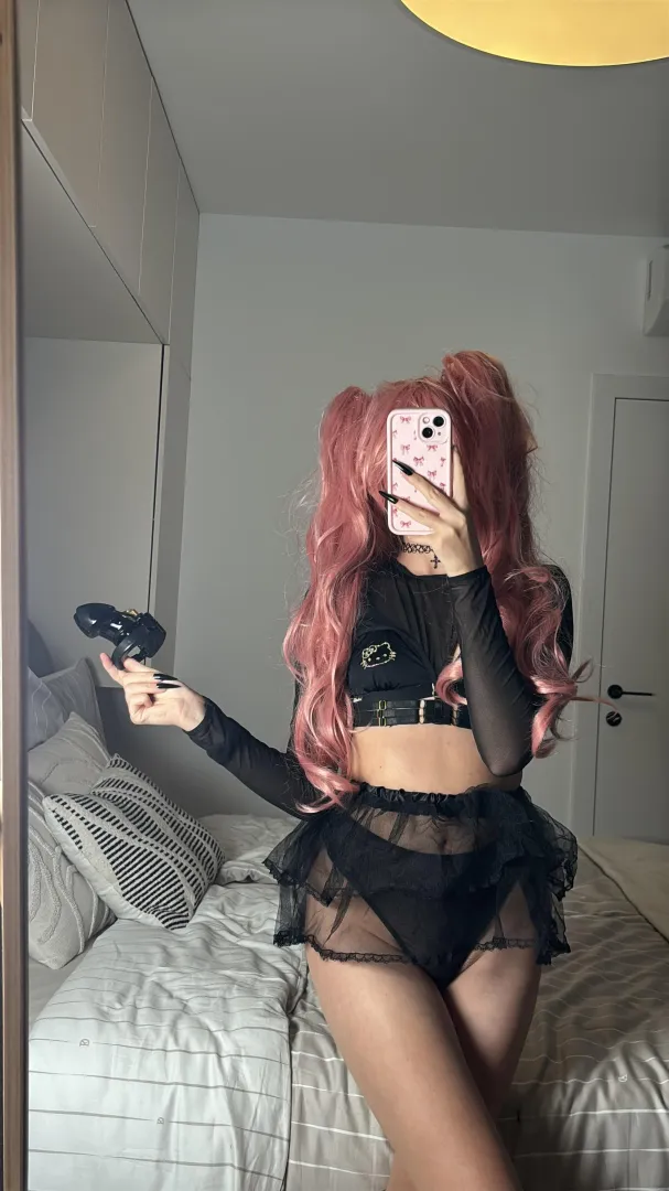 Any volunteers for chastity sessions? 🔐