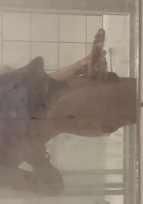 Anyone wanna shower with me? 🤭💕