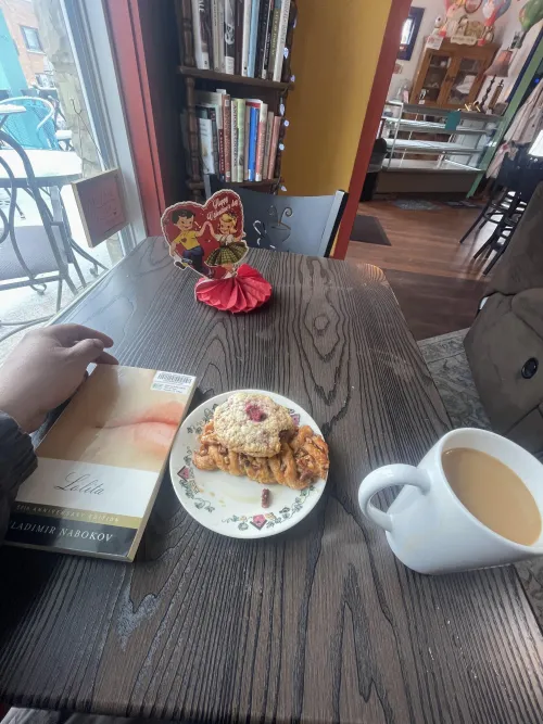 brave reading 😼📖