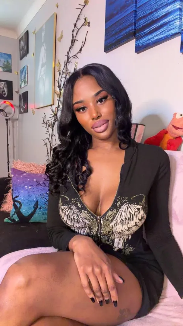 do you know a perfect place for my girldick?💫🍆