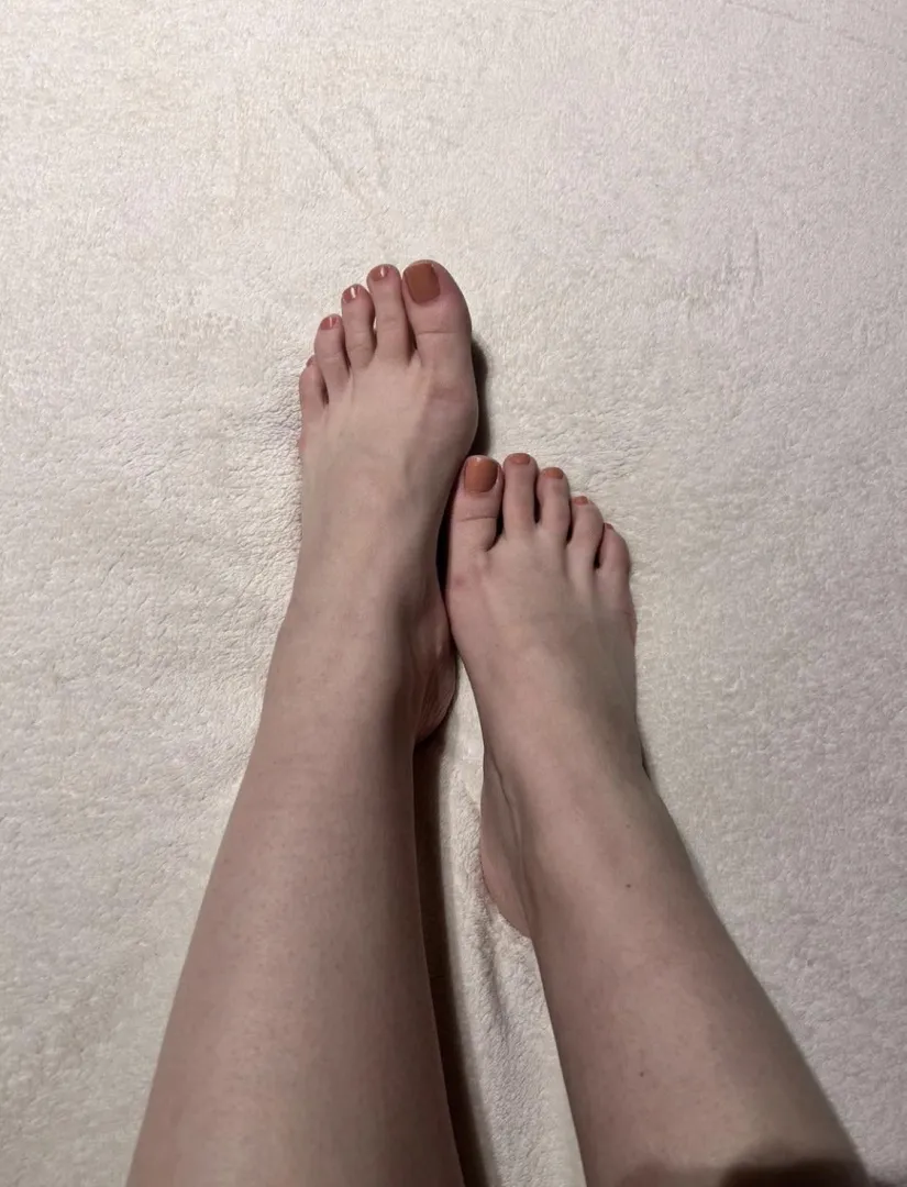 Do you love small feet?