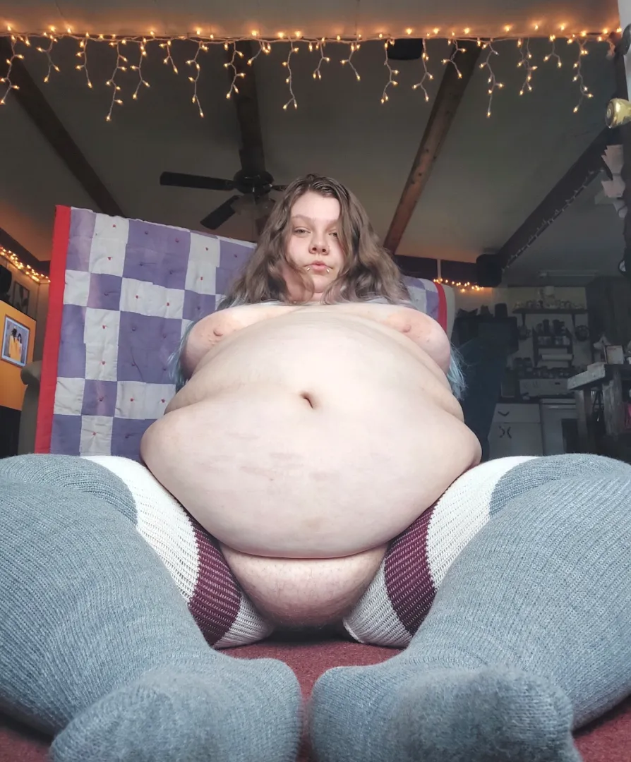 I stopped shaving my fupa years ago 🥵 all natural here