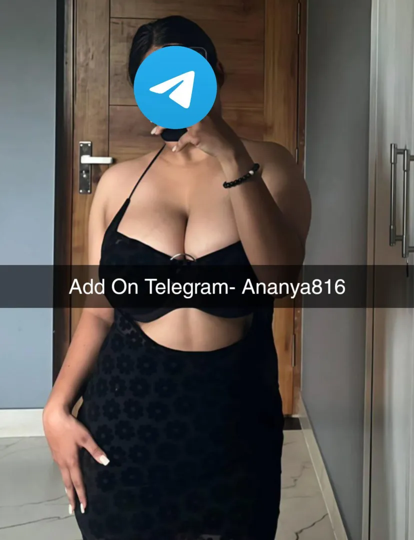 I’m horny… and these big boobs need attention ... Wanna Sext? (f)