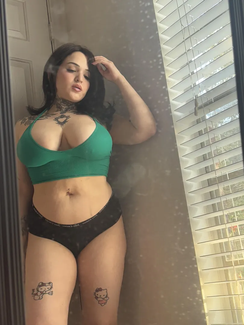 I’m so sexy even when I’m just lounging