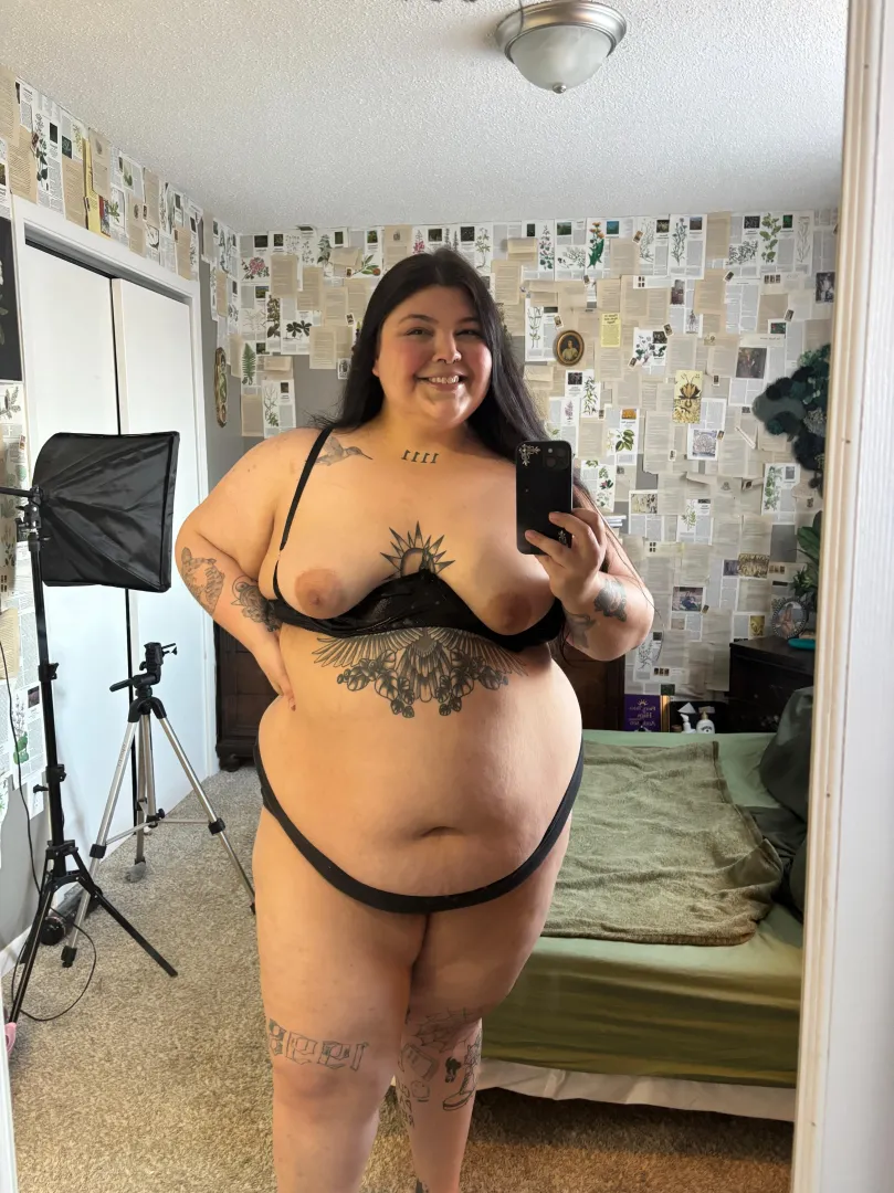 It’s so cold this morning! Come warm me up! ❄️