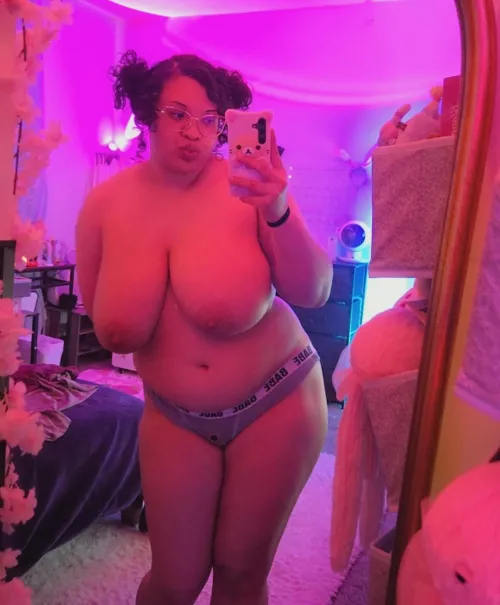 Let me distract you today :3