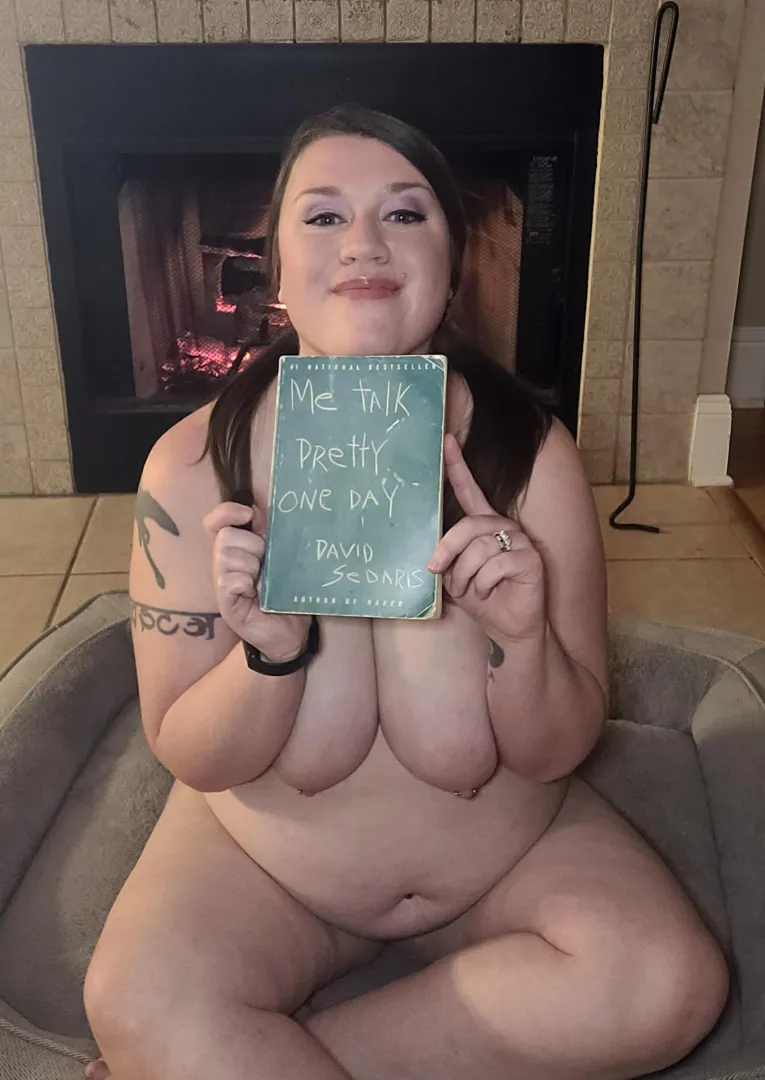 Naked book reviews are my new favorite hobby