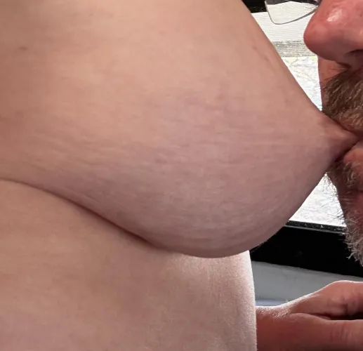 SC Hotwife getting some nibbles