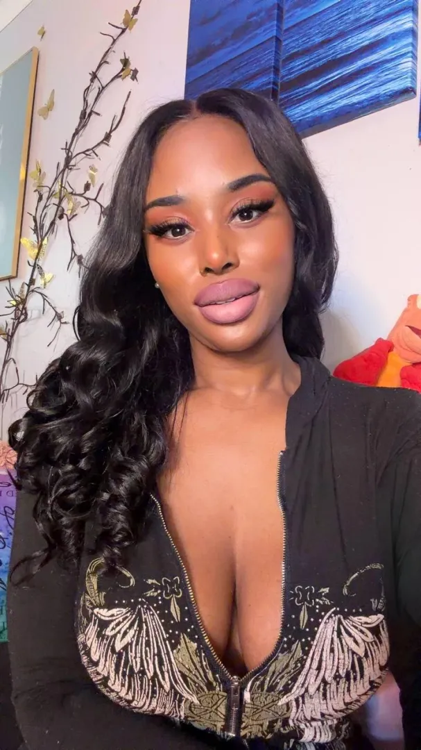 Tell me, does the idea of a pretty trans girl w/ a bbc drive you crazy? 😘💦