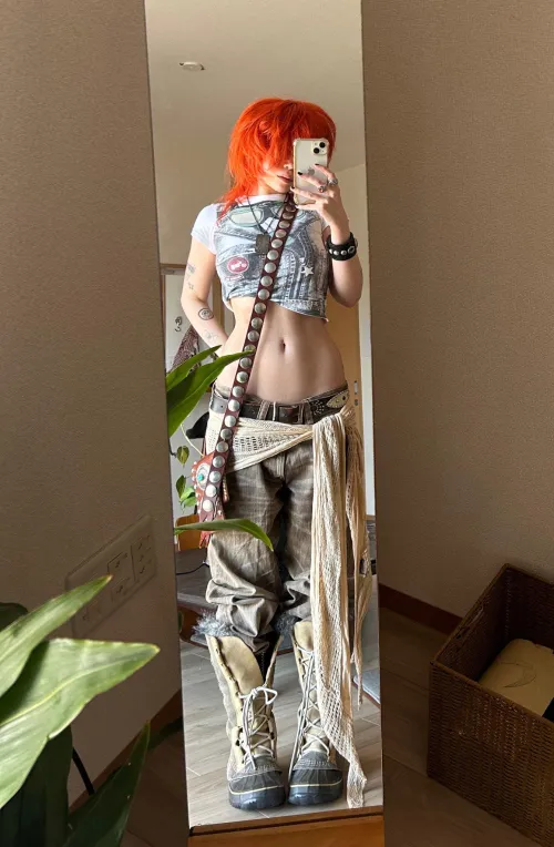 This Lola Rent/Leeloo Dallas style.