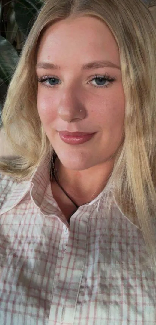 this one stayed in my camera roll for a reason