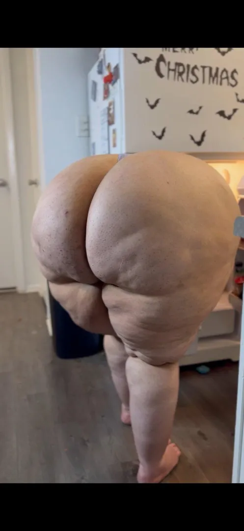 What are u doin if you see her like this in your refrigerator