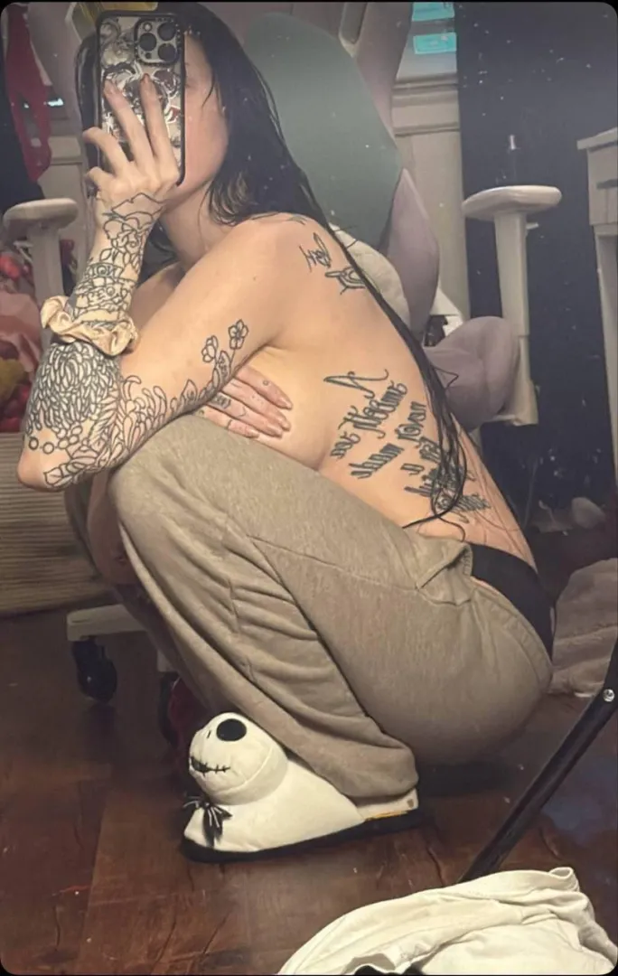 23f dtf, down for any style good in giving head till you CUM into my Mouth, down for some Car fuck or some Cool and dry place hmu on telegram =<> @dozema12