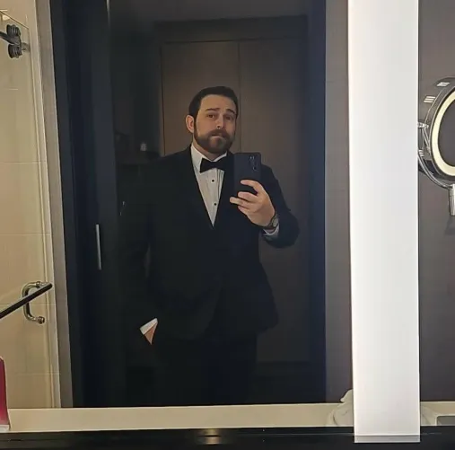 31 bull looking for F (just play)