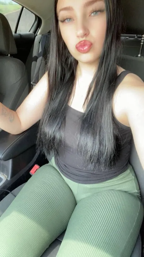 arrow up and say deal , i will share my nudes instant , first 130