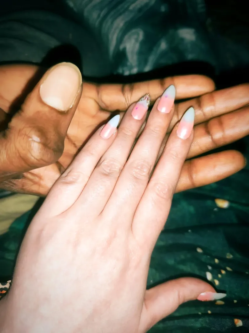 As a cuck, you need to take care of the Queen and the King. It means, refunding their daily expenses, spoiling them and watching them having fun. Queen just did her nails. $50. What are you waiting for ? Good cucks are well threated in our kingdom.. yes.