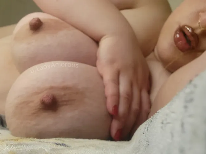 Do you like big Mommy nipples? 