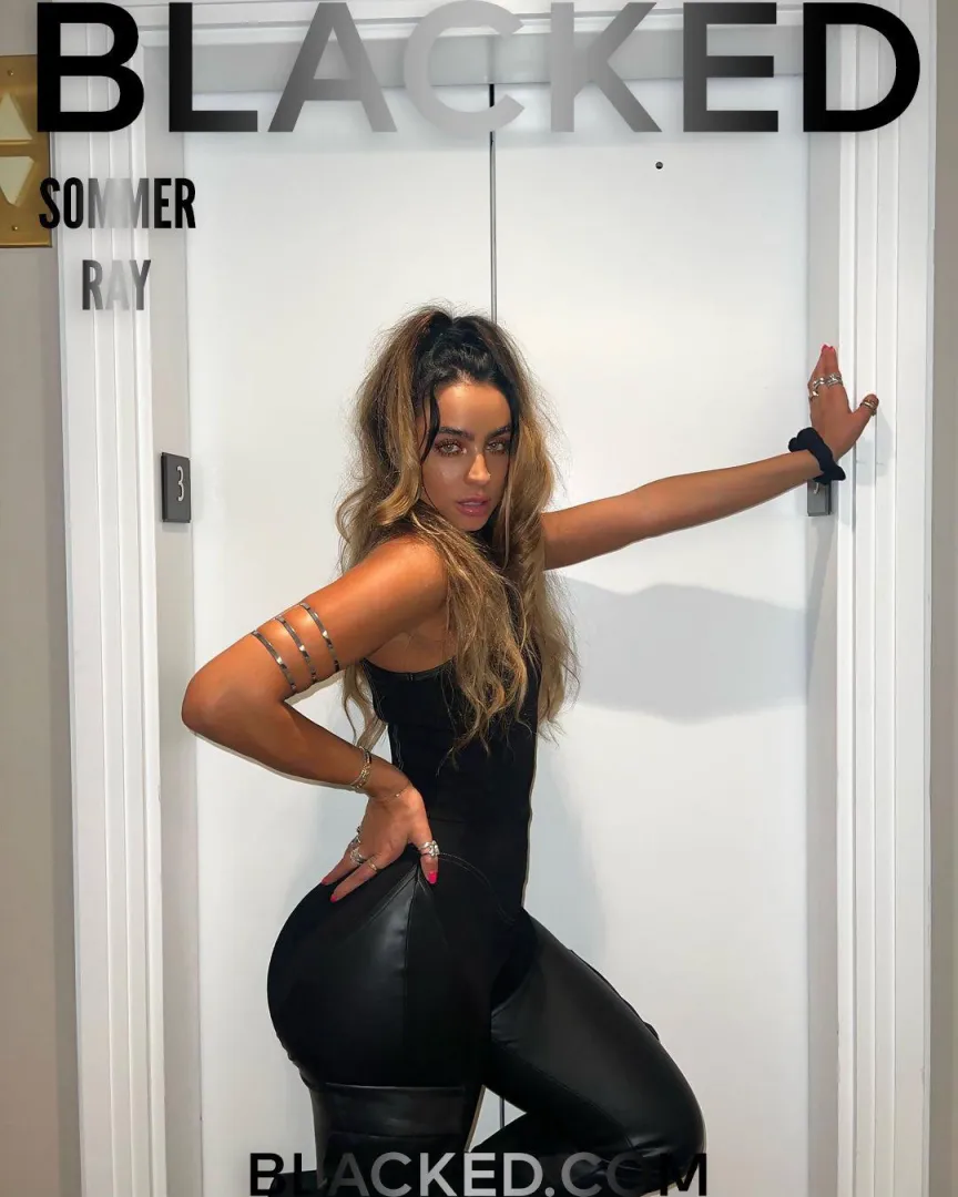 Do you Think Goddess Sommer would cuck me I’m a whiteboi and I’m only 6 inches