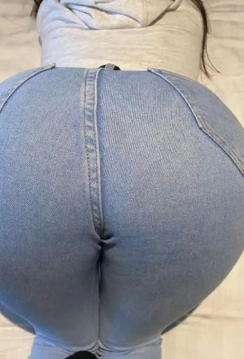 Does my ass look good in jeans?