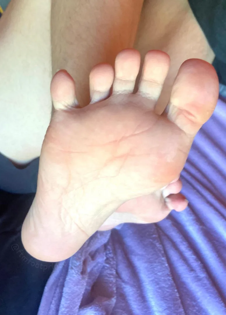 focus on feet! they’re all u need anyway