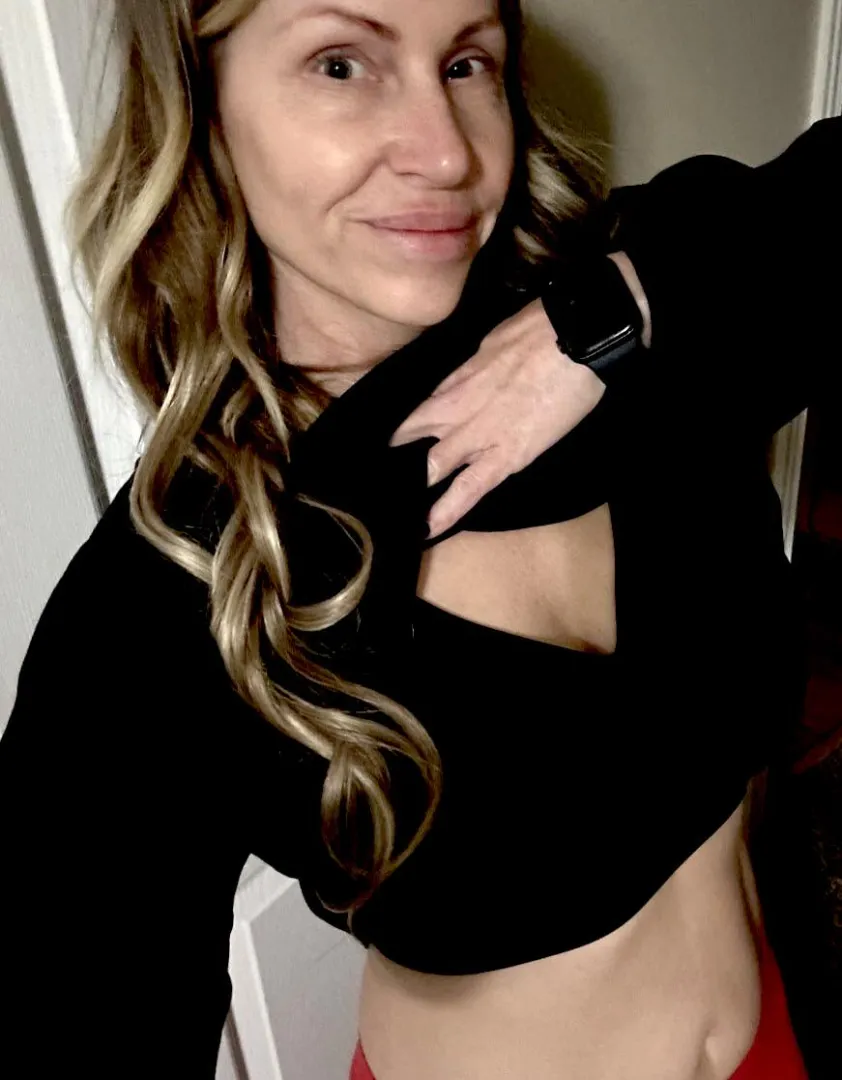 Hey, neighbor, i want you to cum over and try out my new mattress