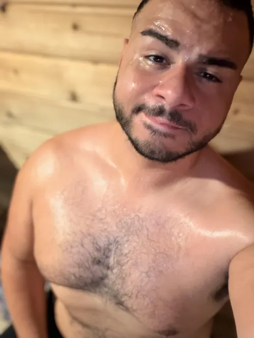 Hope everyone is having a good start to their week! 33M bear cub 🧸