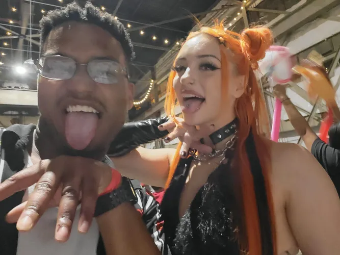 I literally saw my face get cut out of this photo in the forum I had to post this to show yall . If you're asking what she's like she's extremely nice I messed up this picture and she allowed me to retake it for free