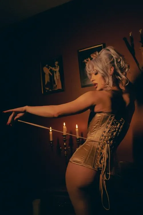 If you need to pee in a corset, make sure the knots aren’t done this tightly