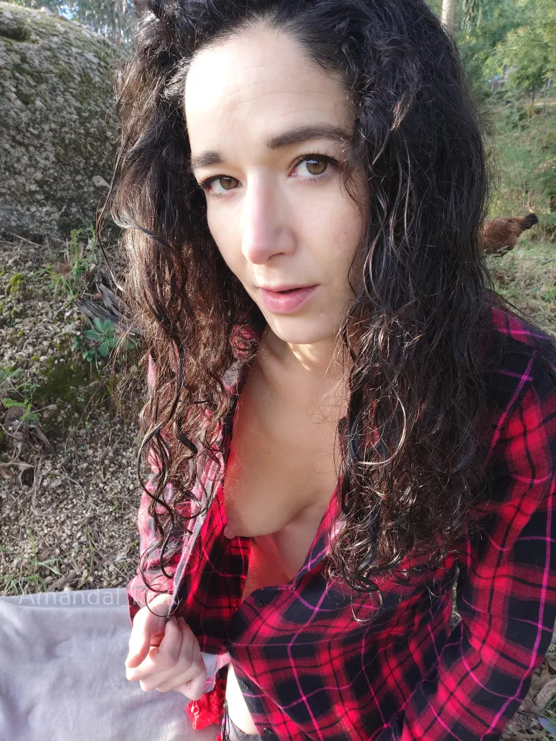 It happens that i don't wear a bra very often, hope you don't mind