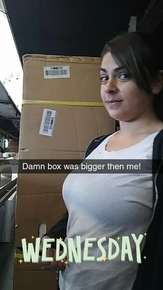 Last pic from her facebook was from 2017 working in ups, she has no social media.