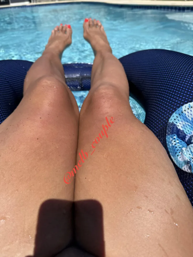 love floating a summer day away ☀️