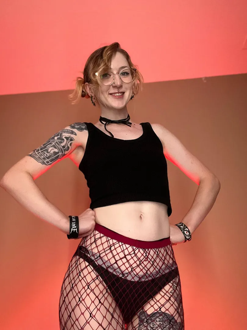 Loving fishnets lately :3