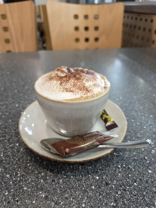 [M4F] Fingern im Café [Impro] [Öffentlichkeit] [Fingern] [Exhibitionistisch] [Bisschen Dirty talk] [Komm für mich]