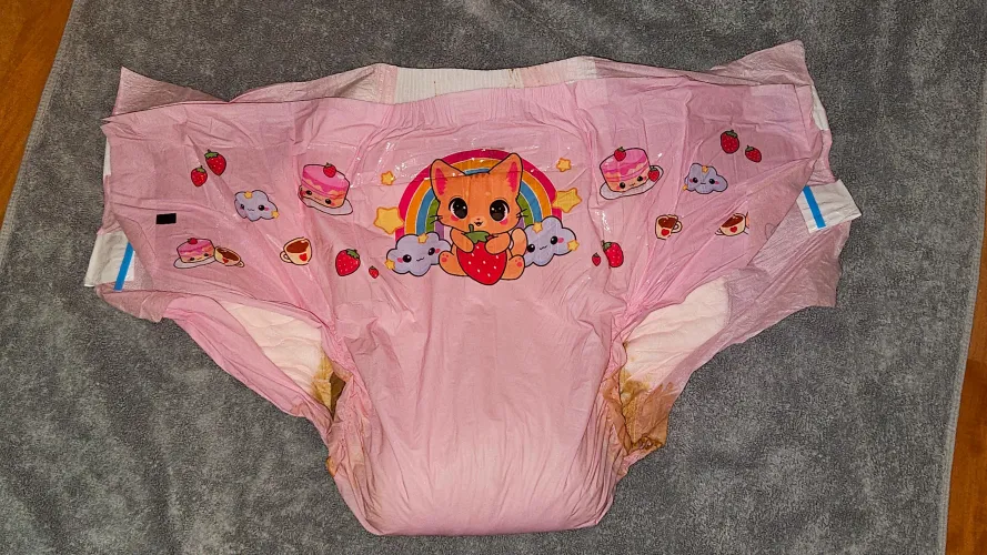 Made a big messy & squishy diaper 