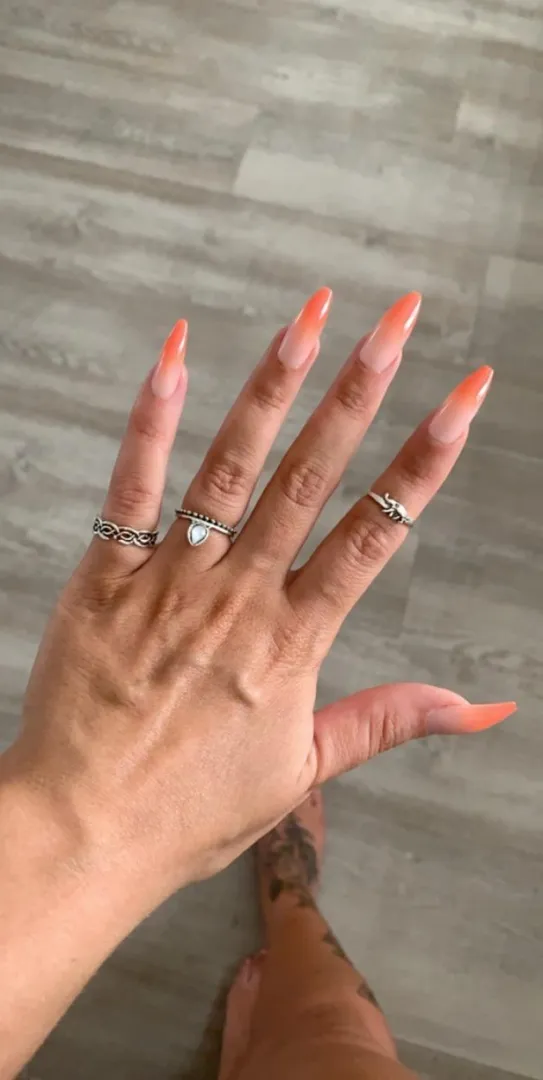 Nails look so much better with a tan