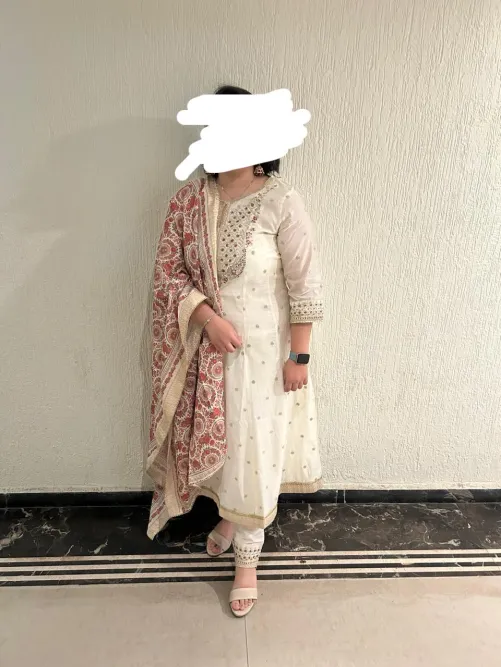 Newly married housewife for a daddy with grey ponytail