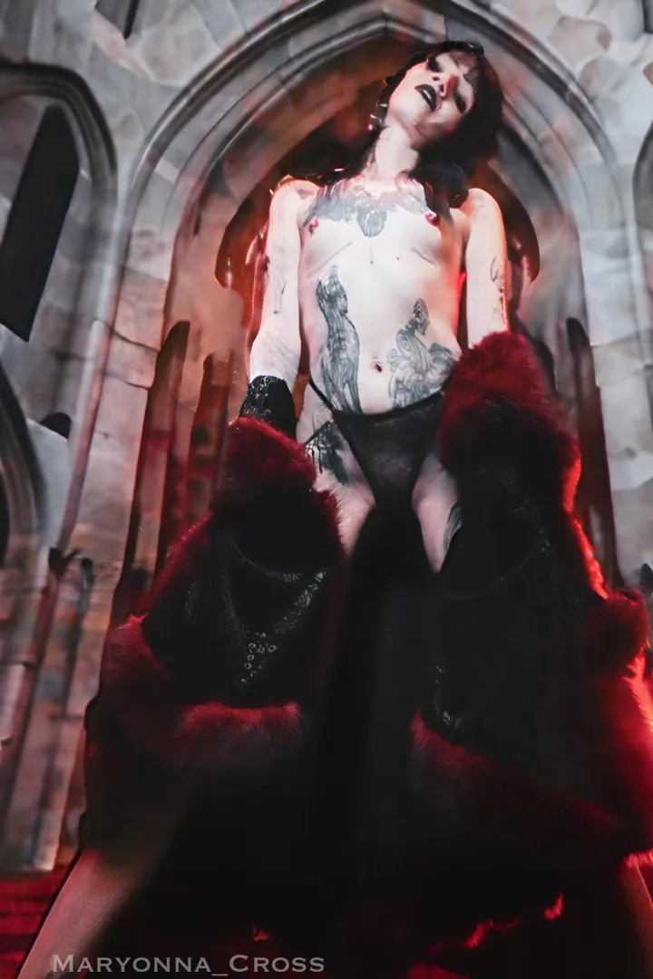 Welcome to the Horde - Maryonna Cross