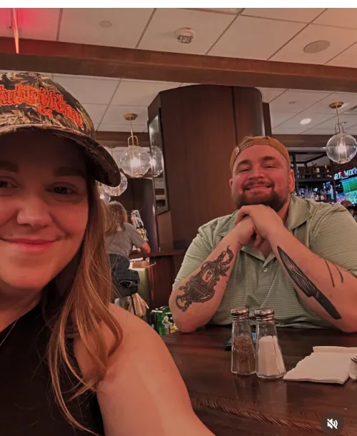 West Nashville couple hosting hung bi for mfm tonight.