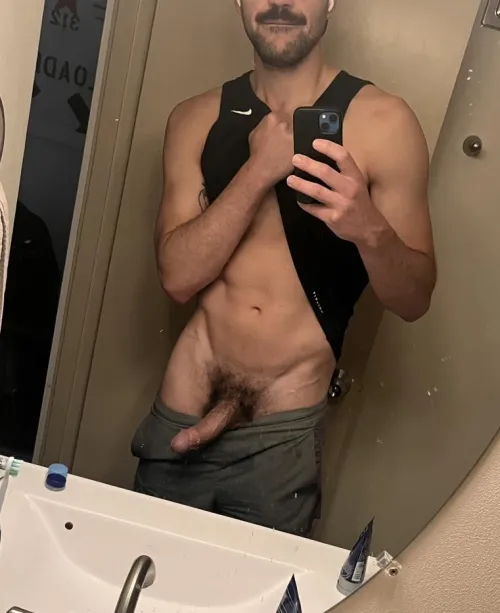 (35) Could use a bro to help with this post workout hard-on